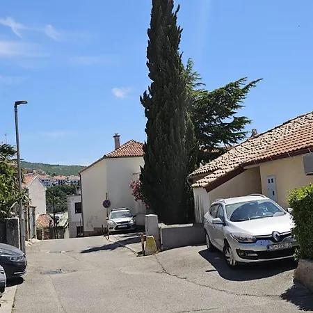 Apartament *